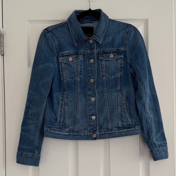 Banana Republic Denim Jacket Size Women's Small - Picture 3 of 4